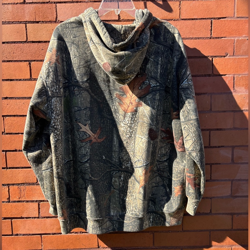 Sweatshirt - Picture 8 of 8